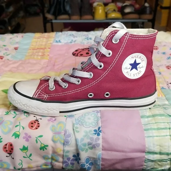 Converse Kids High-Top Sneakers in Burgundy and White. All Stars Size 2 Youth - Picture 6 of 9